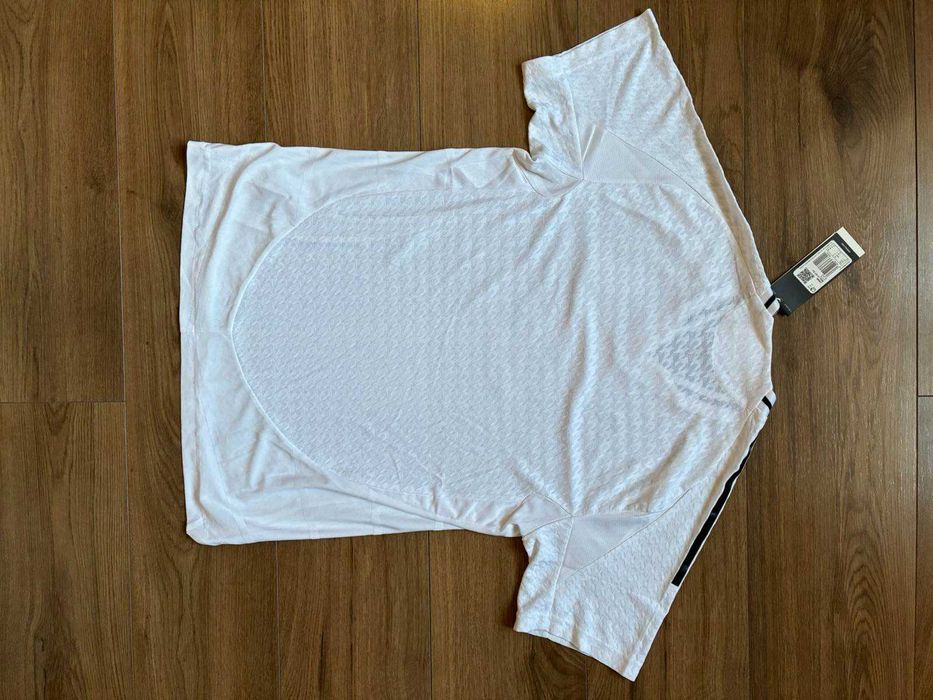 Нови оригинални екипи на Реал Мадрид Аутентик (Версия за играч)