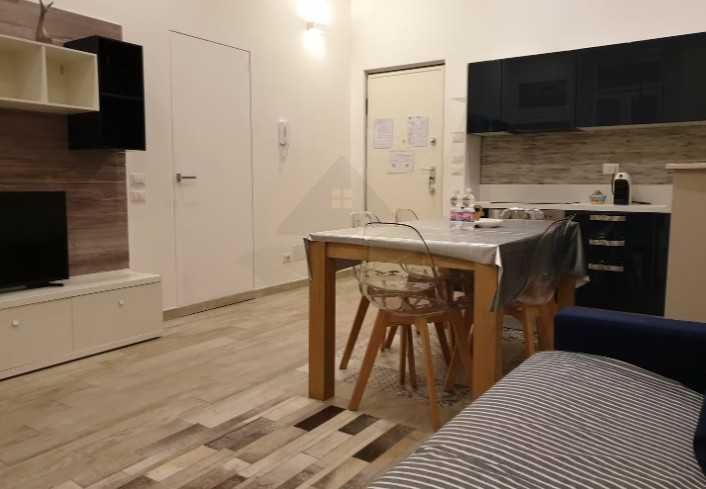 Дава се под наем Двустаен апартамент в Пловдив, Център - 45 кв.м за 142.8 € - Снимка #2