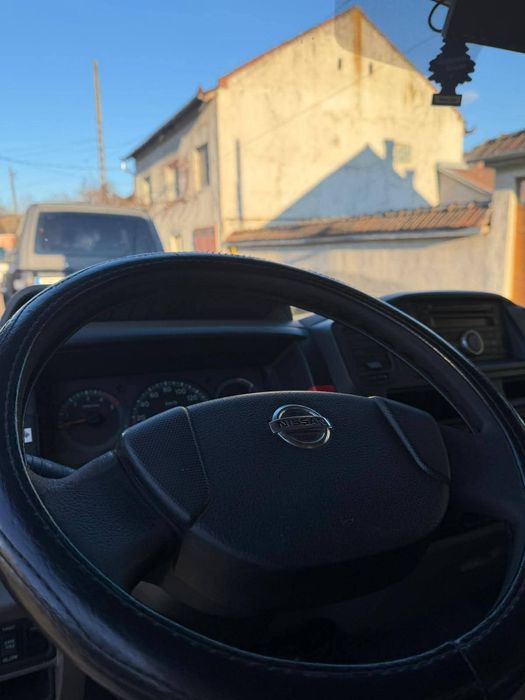 NISSAN Unknown Model 2012 — imagine 5
