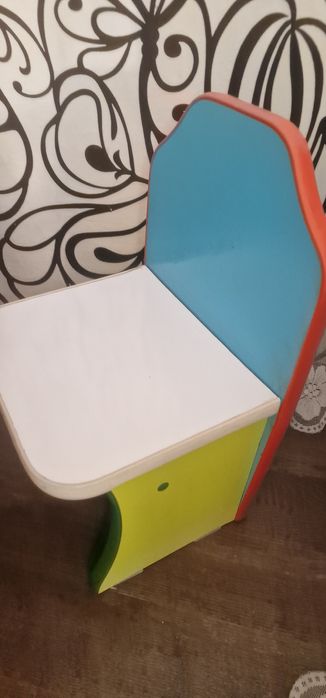 Продам детский столик и стульчик