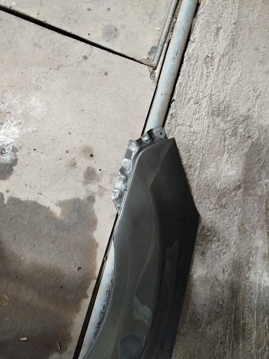 Переднее левое крыло на субару аутбек