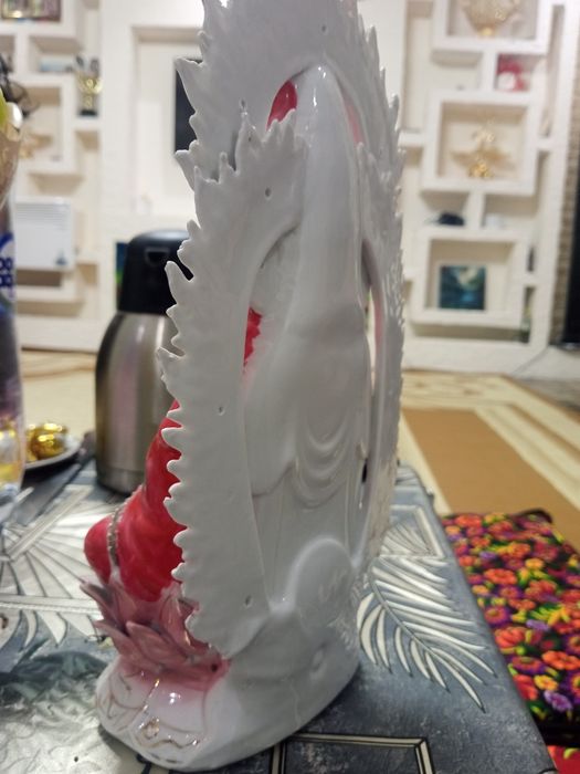 Statuetka xitoylarniki haykali toza chinnidan i 50$