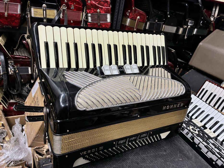 Acordeon Hohner Verdi 3 cu 120 de basi