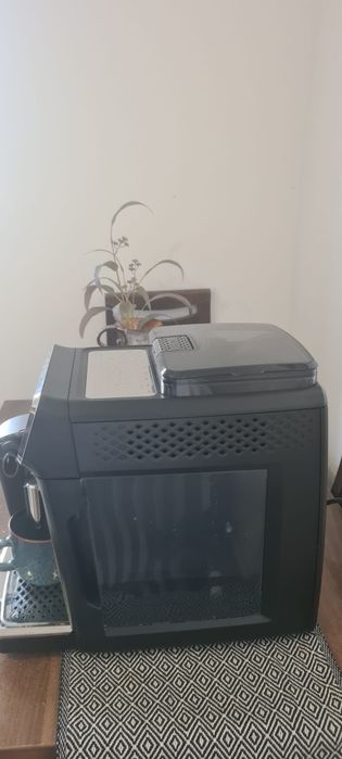 Expresor Philips LatteGo, model 5400 in stare foarte buna