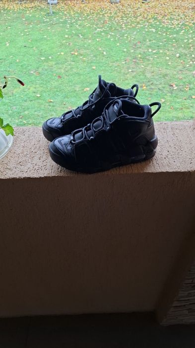 Nike Uptempo black
