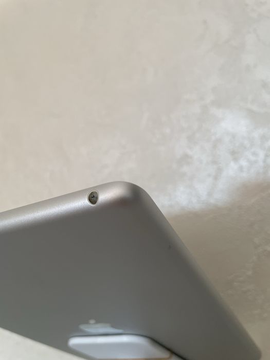 iPad gen8, 32Gb.