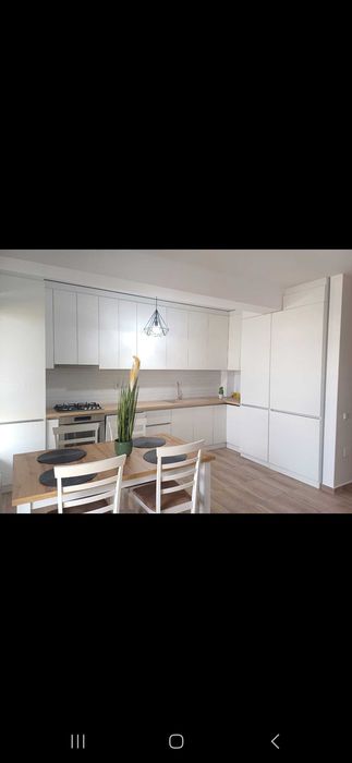 Privat, inchiriez studio doua camere, Tractorul,parcare/boxa