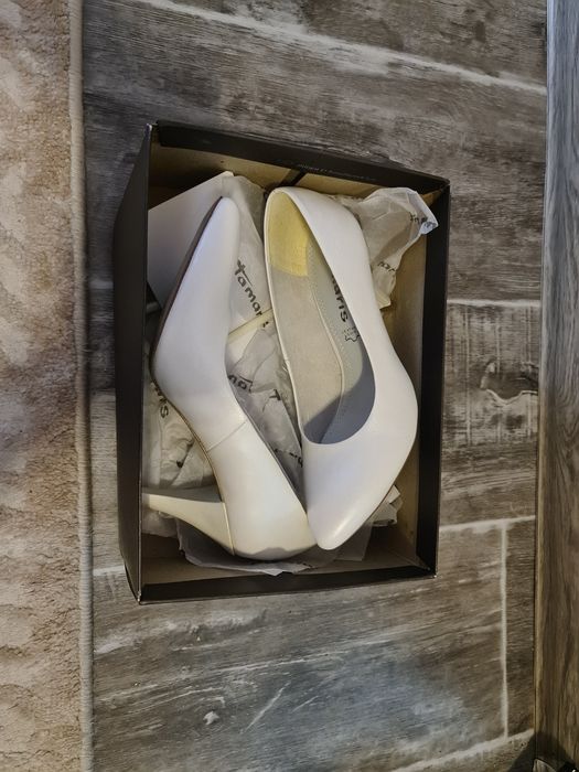 Продам женские туфли