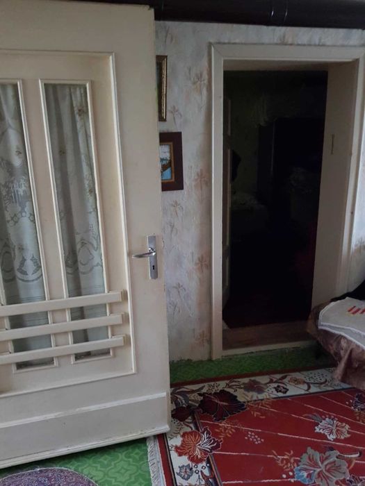 Продавам селска къща с чудесно място за грижи за животни и реколта.