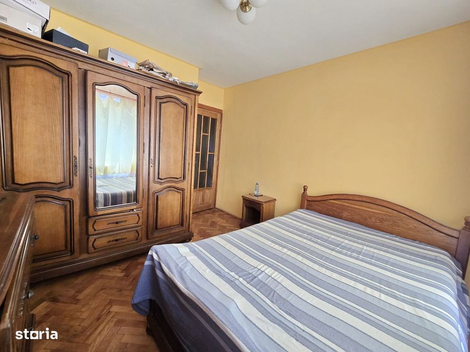 2 camere decomandate, Micro 17, etaj 3, zona Mall