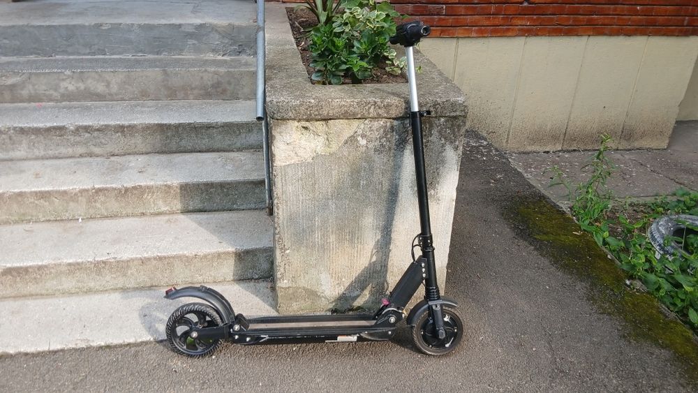 Vând Trotineta electrica Evercross E1