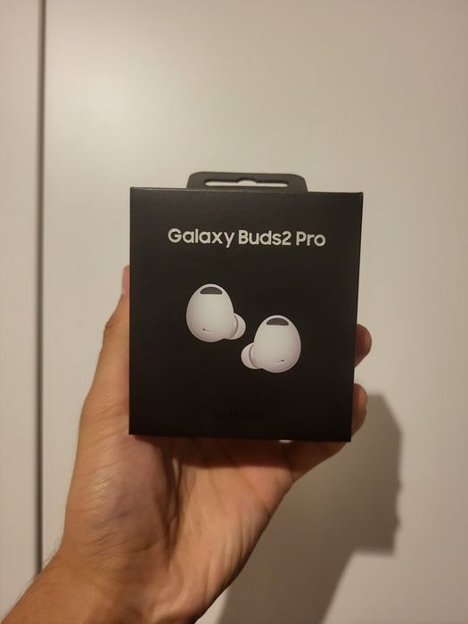 Продам белые наушники SAMSUNG Galaxy Buds2 pro