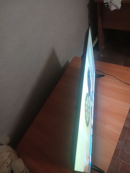 Смарт тв 81см новый