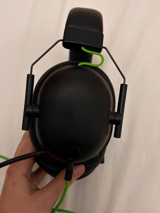 нащуники для хорошего гейминга hyper x cloud 2, razer blackshark v2