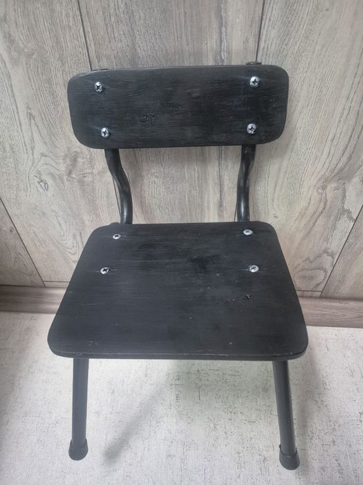 Стул маленькии детскии