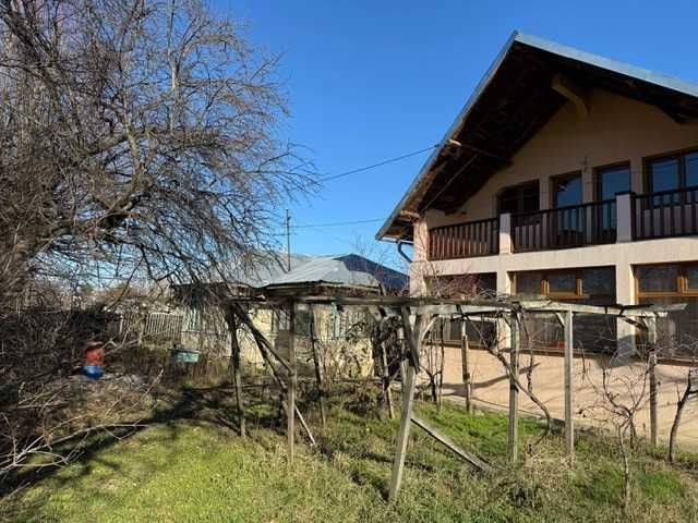 Casa Stoenesti cu teren 1600mp