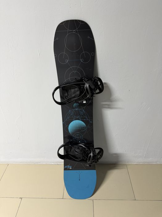Сноуборд с ботинками