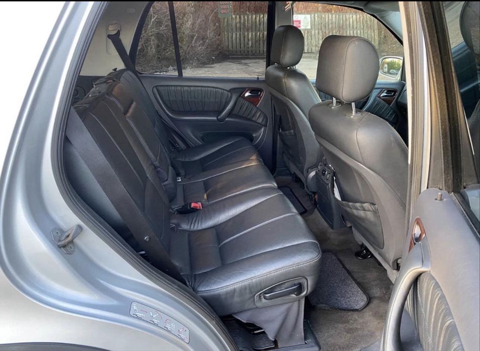 Vand sau schimb  Mercedes ML270 CDI 4Matic 2.7 Diesel 5 in linie  Cutie Automata  An 2003 162K Km reali Carte service doar la Mercedes