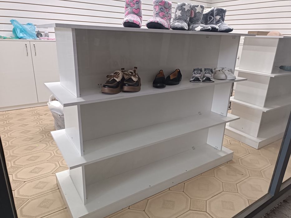 Двусторонняя витринная полка