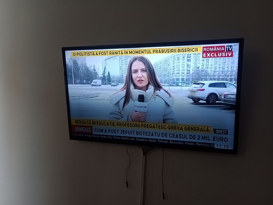 Vînd 4 tv LCD jvc telefunken lg diag 82 și 107