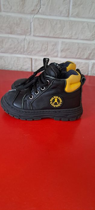 Детские осенние ботинки