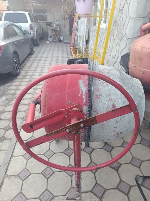Продам бетономешалки.