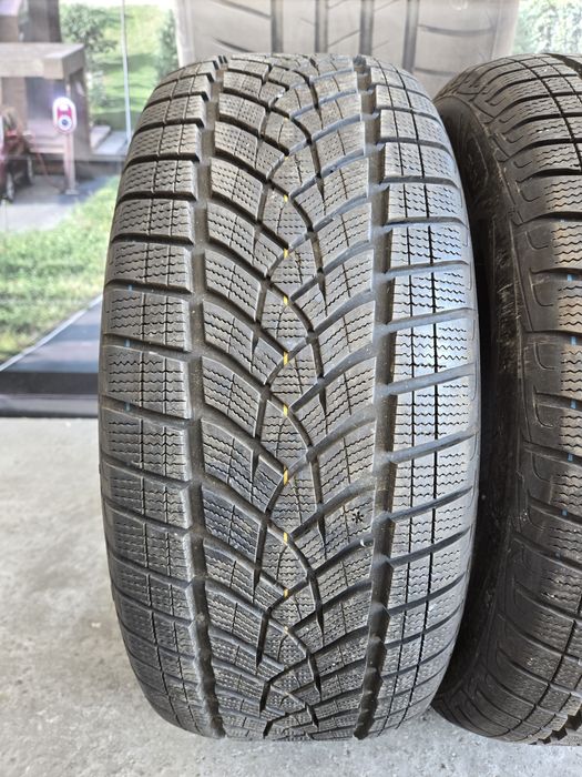 255/55/18 GOODYEAR 2бр