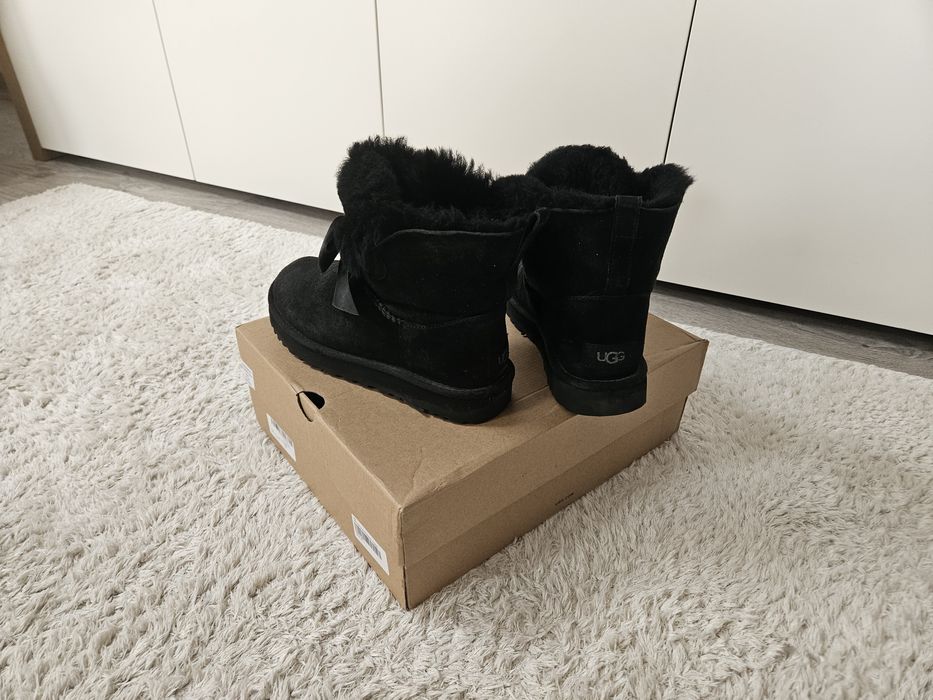 Ugg negre de vanzare