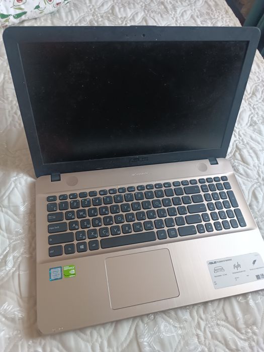 Ноутбук ASUS Core i3 7 Gen + GeForce 920MX