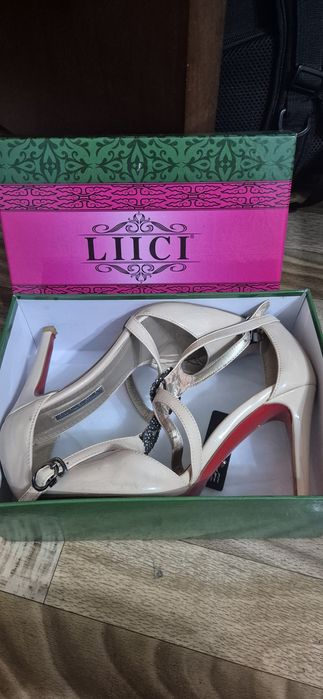 Туфли бежевые лето