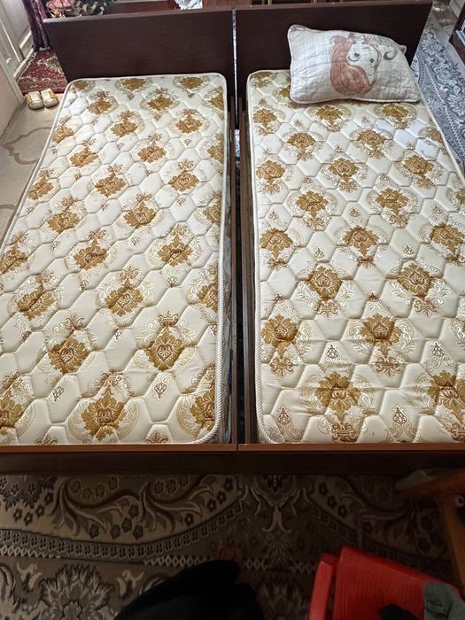 2 ta zamonaviy divan -  2tadan yopiq tortma  narxi - 1 mln 200 dan