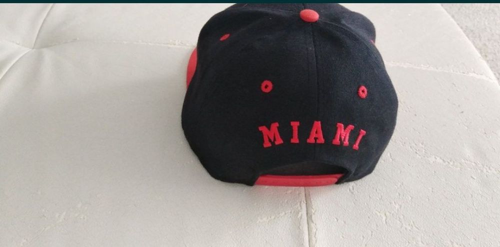 Vând Șapcă  fashion, sport,reglabila,noua, calitate.