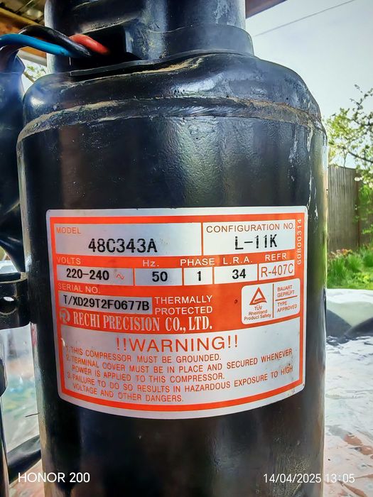 Vând compresor aer condiționat Model 48C343A .