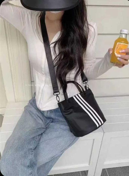 Женская сумочка через плечо