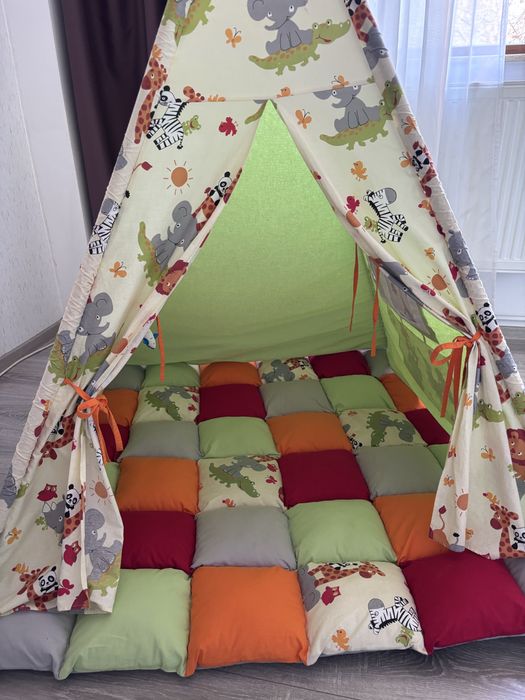 Cort teepee cu salteluta