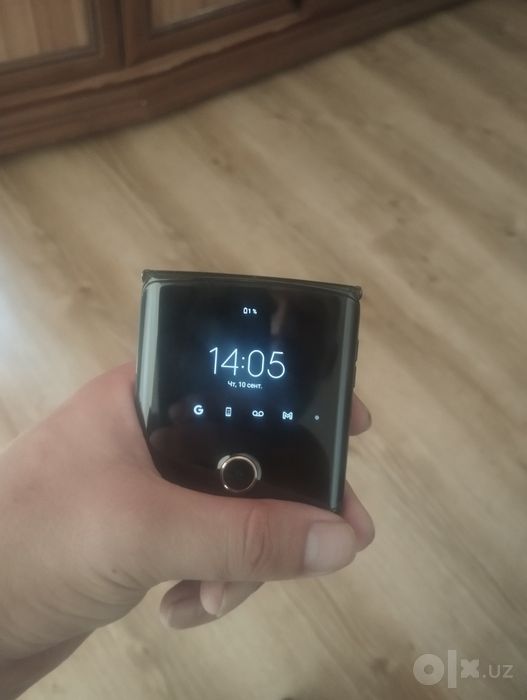 Продам Motorola razr срочно