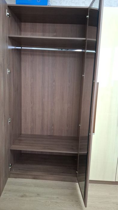 Продам шкаф 4 дверный отличном состояни