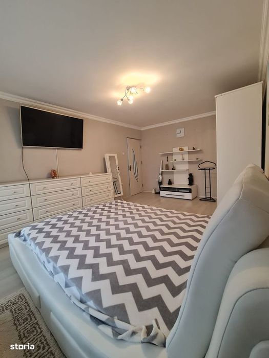 Vanzare apartament 3 camere dec in Galati, Sid-Vest, parter cu gradina