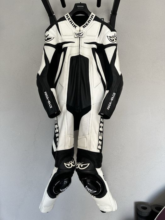 Costum moto Berik.