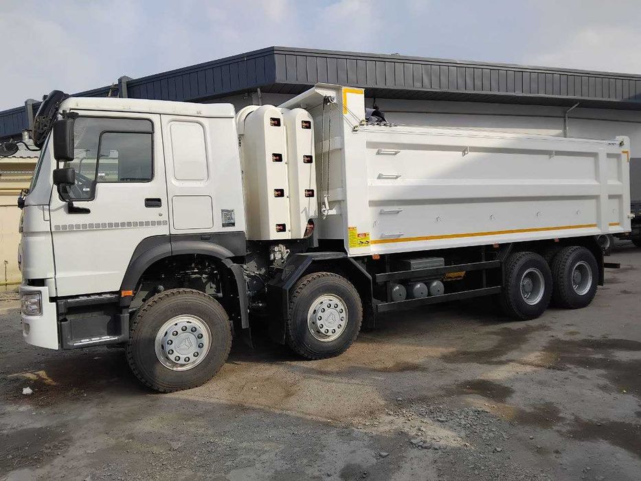 Автосамосвал Howo 8x4 CNG - 31 тн.