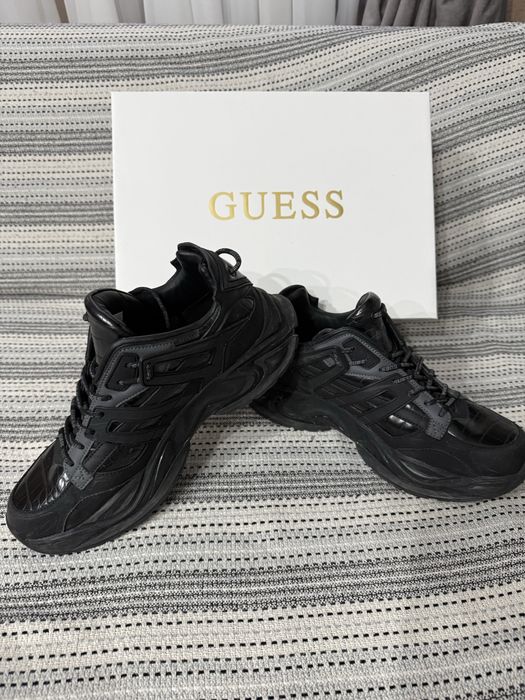Оригинални обувки Guess