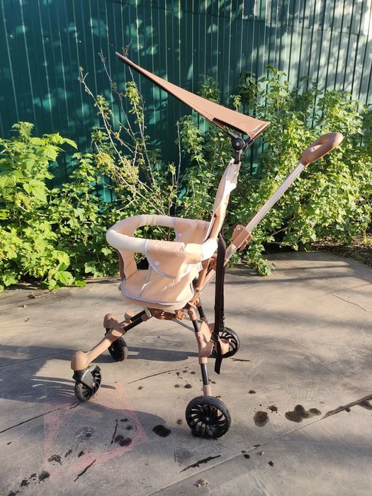 Лёгкая прогулочная коляска