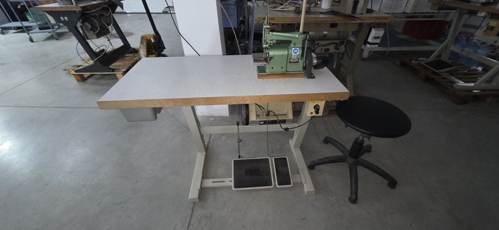 Masina de cusut festonat  industriala MERROW 18-S