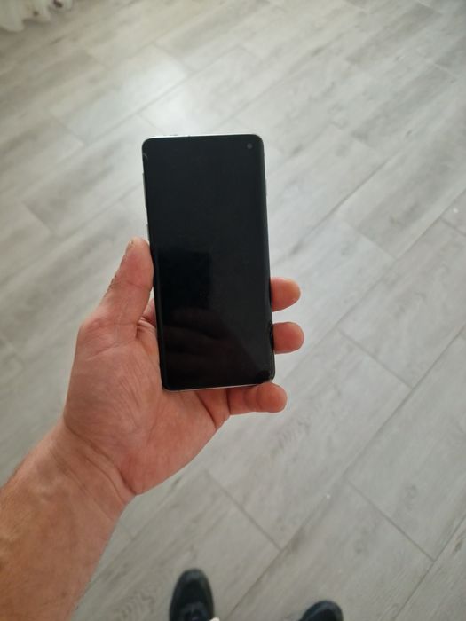 Vând /schimb s 10 plus