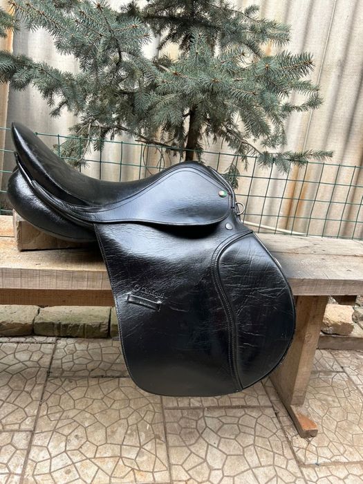 Седло в хорошом состояние б/у.