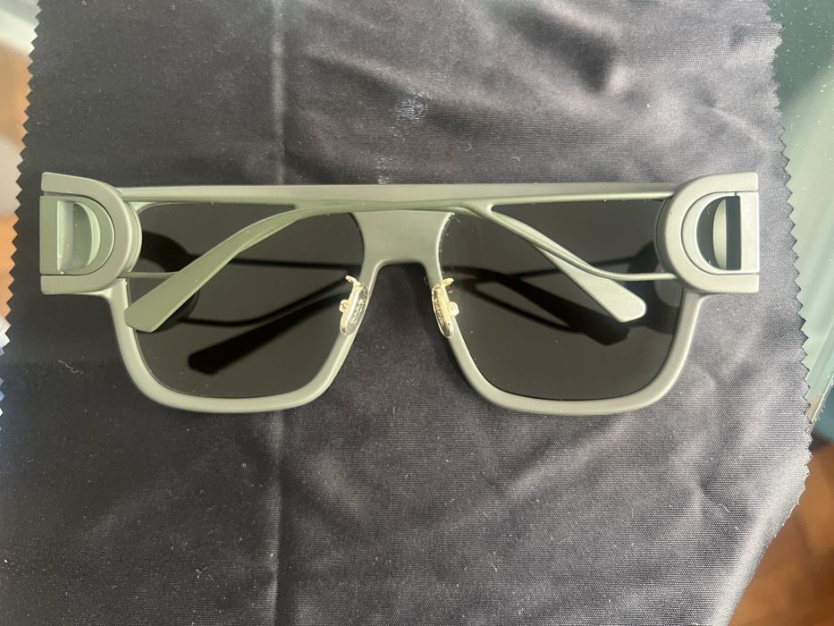 Christian Dior 30 Montaigne S3U