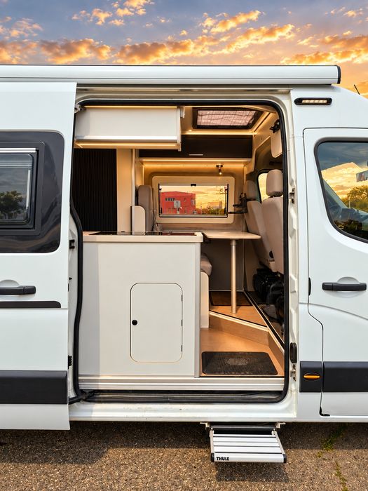 Vand/ Schimb -Campervan Renault Master 3 omologata 4 locuri in centuri