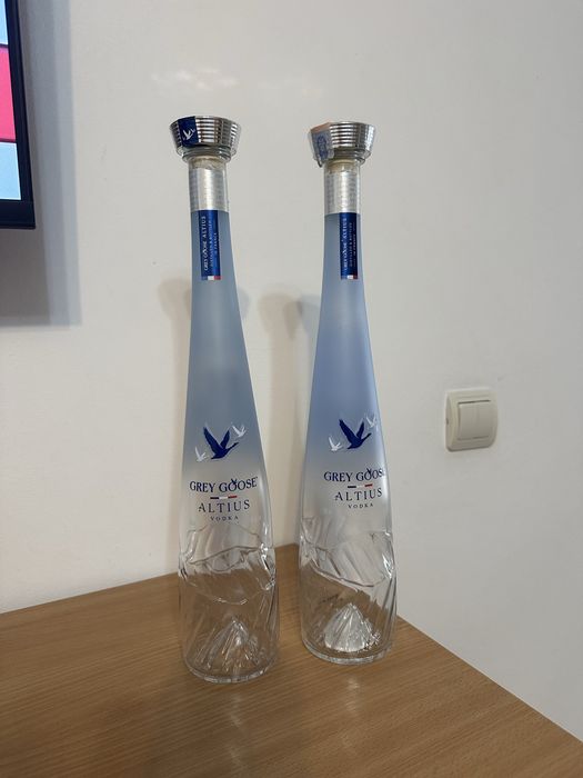3 sticle Grey Goose Altius 700 m – goale – colecție/decor