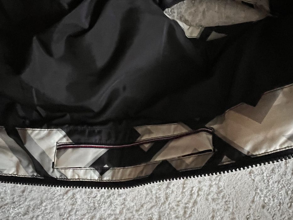 Vesta Tommy Hilfiger editie limitata