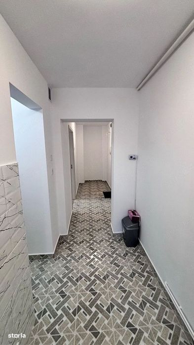 Dambu -  apartament 3 camere - semidecomandat